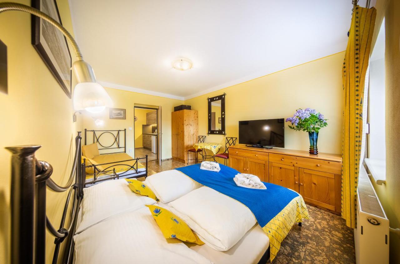 Villa Gardena Cesky Krumlov Bagian luar foto